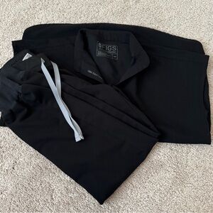 Figs Black scrubs set